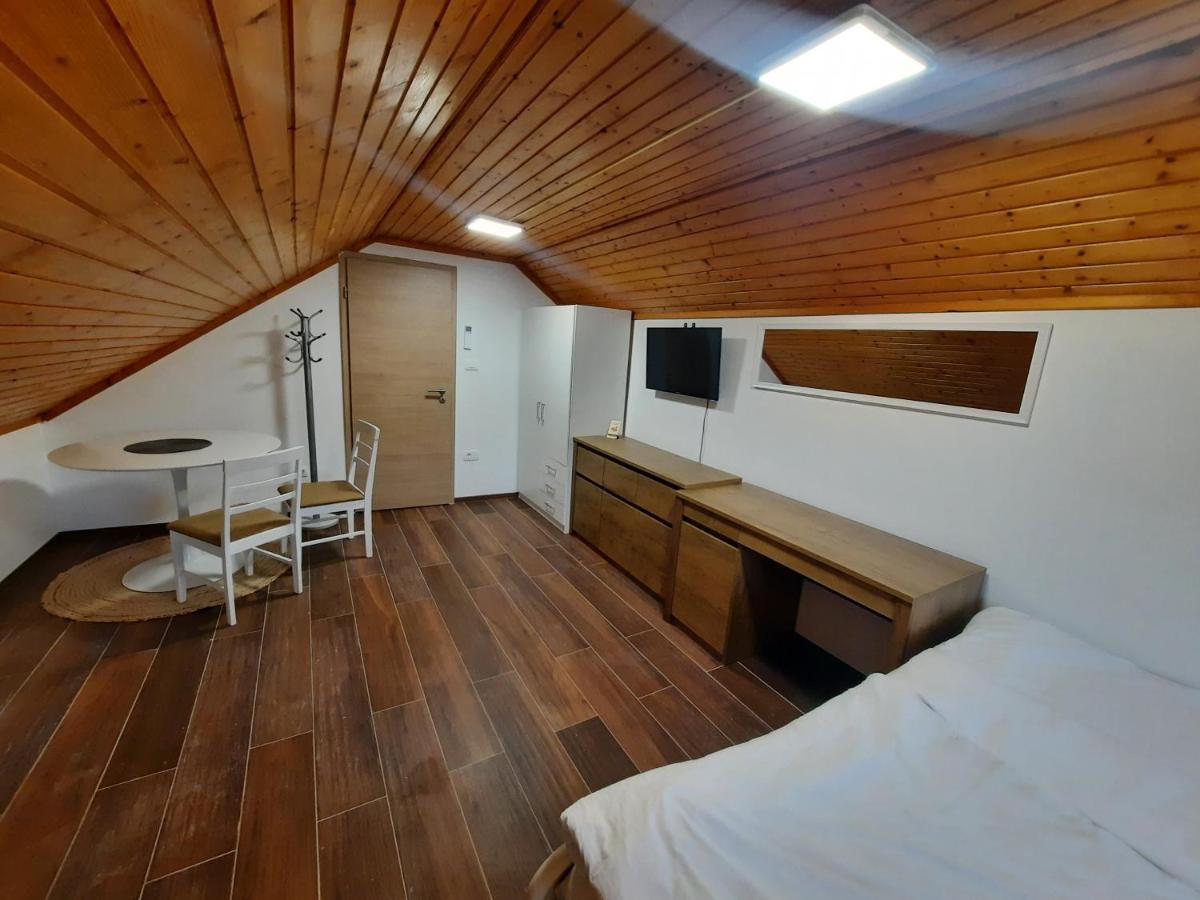 Bed and Breakfast Gostisce Jezero Medvode Pokój zdjęcie